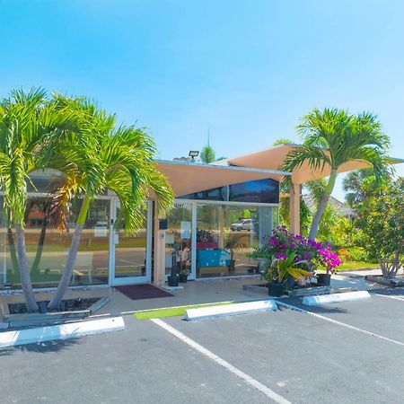 Warm Mineral Springs Motel North Port Bagian luar foto