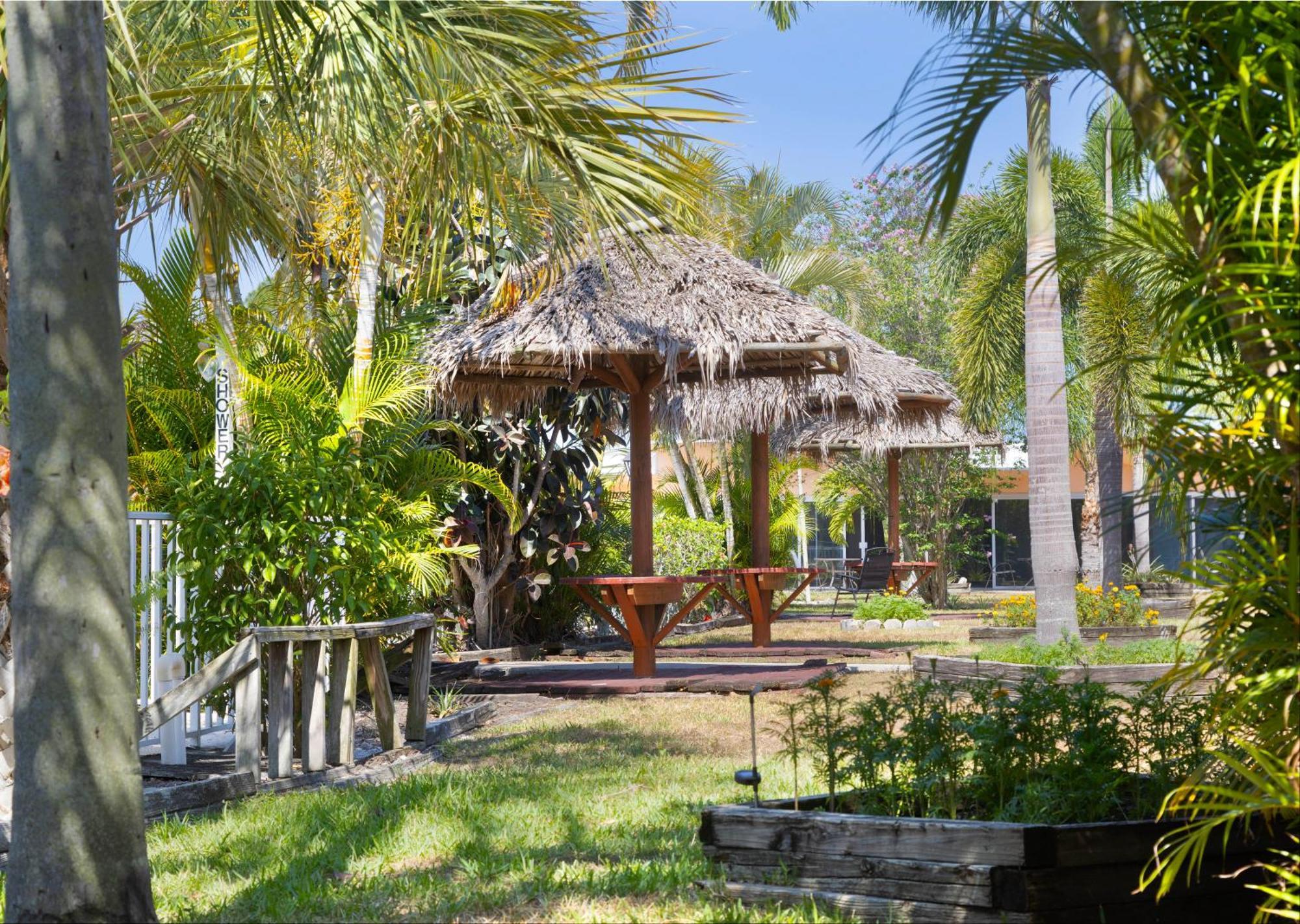 Warm Mineral Springs Motel North Port Bagian luar foto