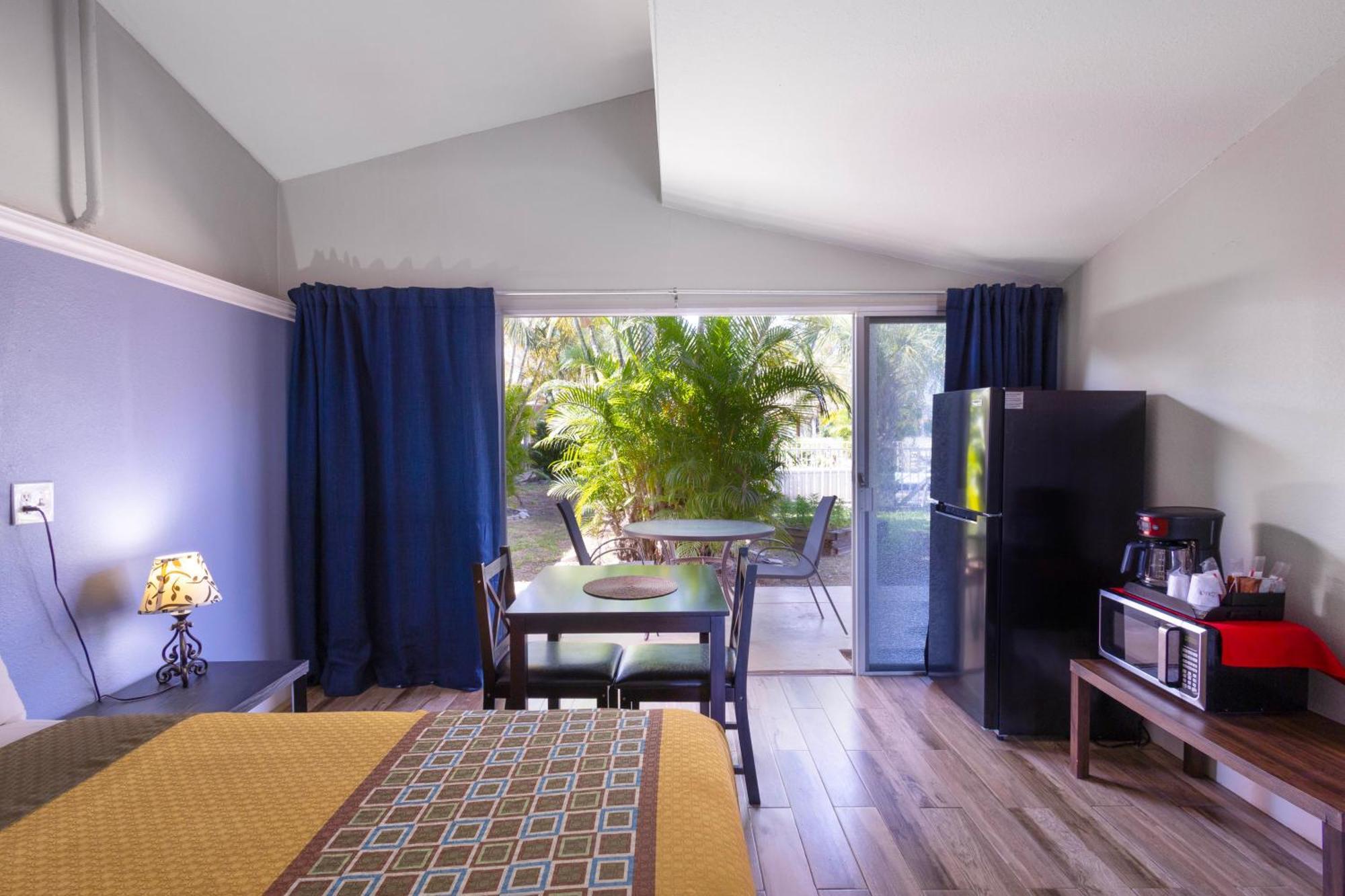 Warm Mineral Springs Motel North Port Bagian luar foto