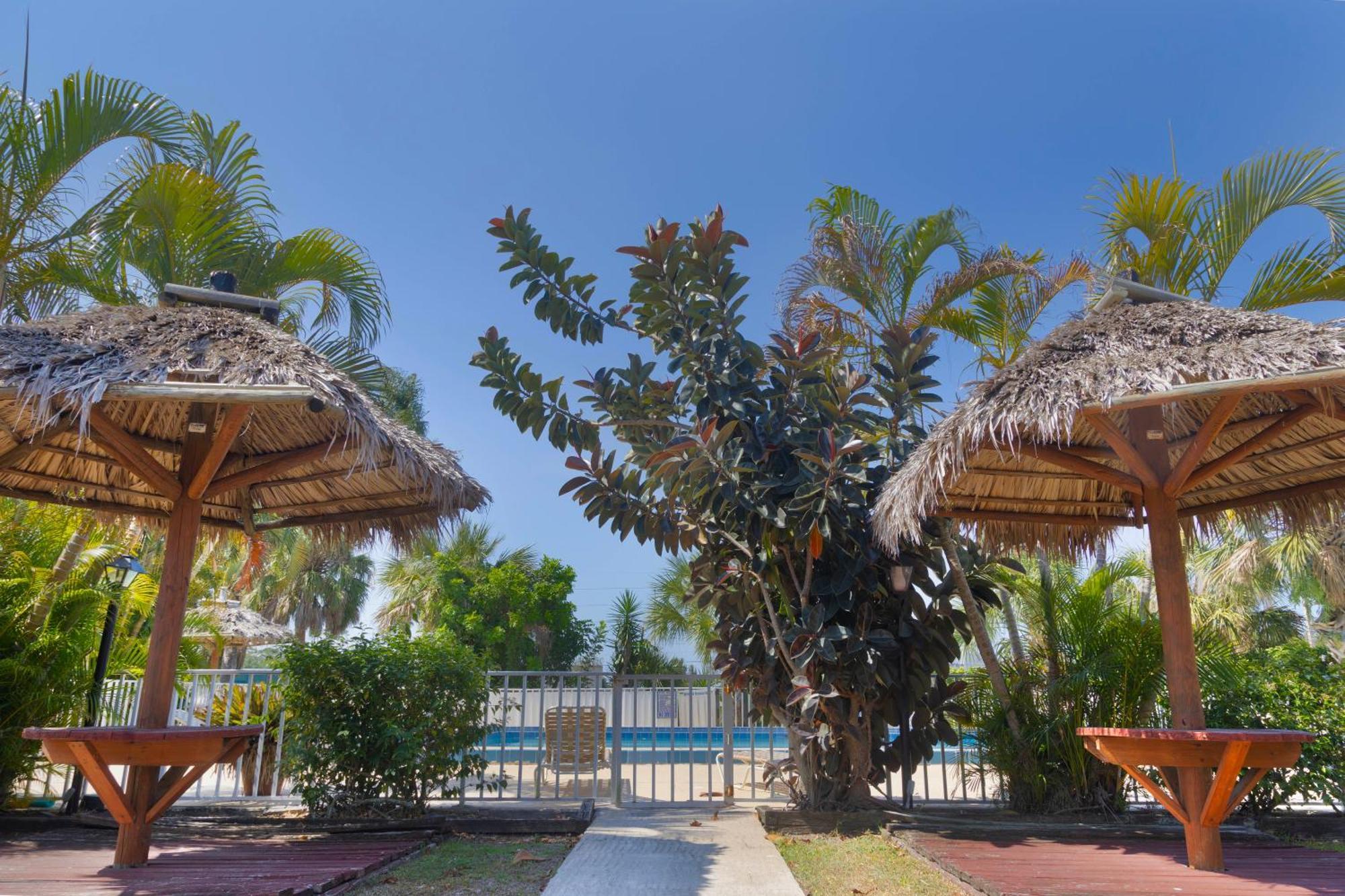 Warm Mineral Springs Motel North Port Bagian luar foto