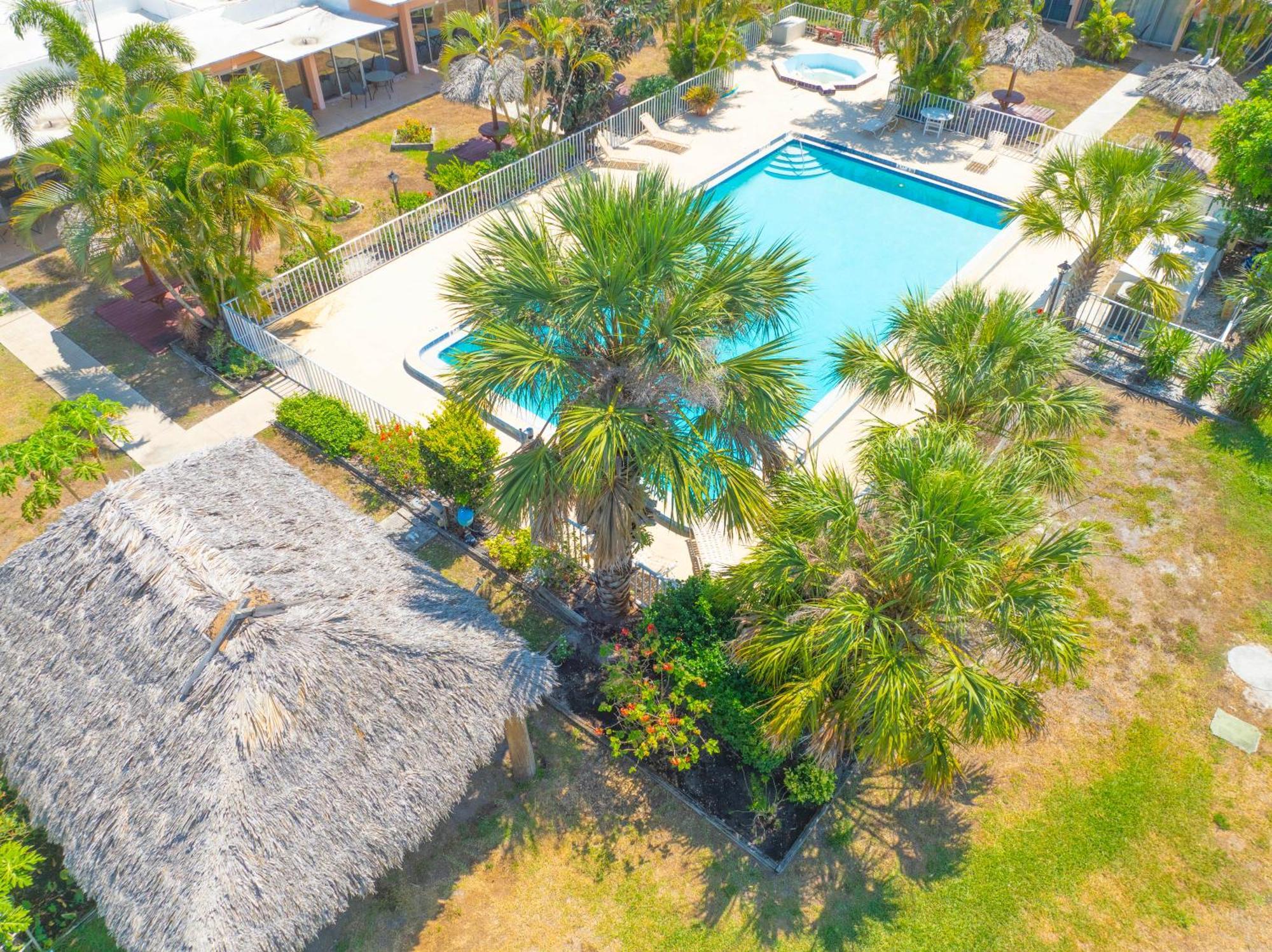Warm Mineral Springs Motel North Port Bagian luar foto