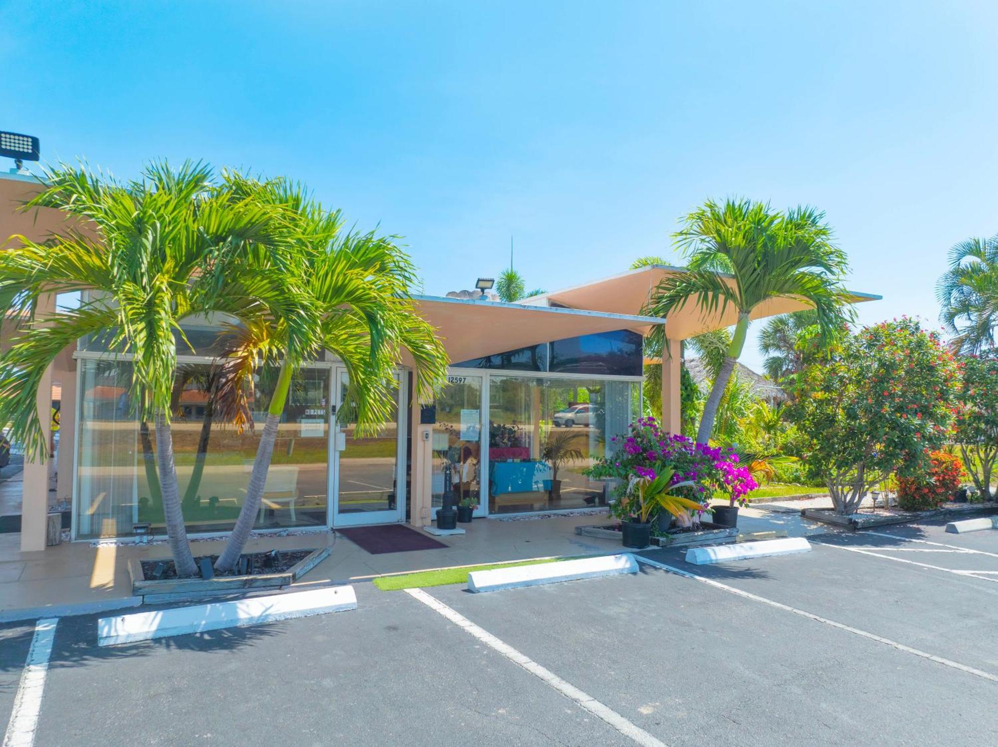 Warm Mineral Springs Motel North Port Bagian luar foto