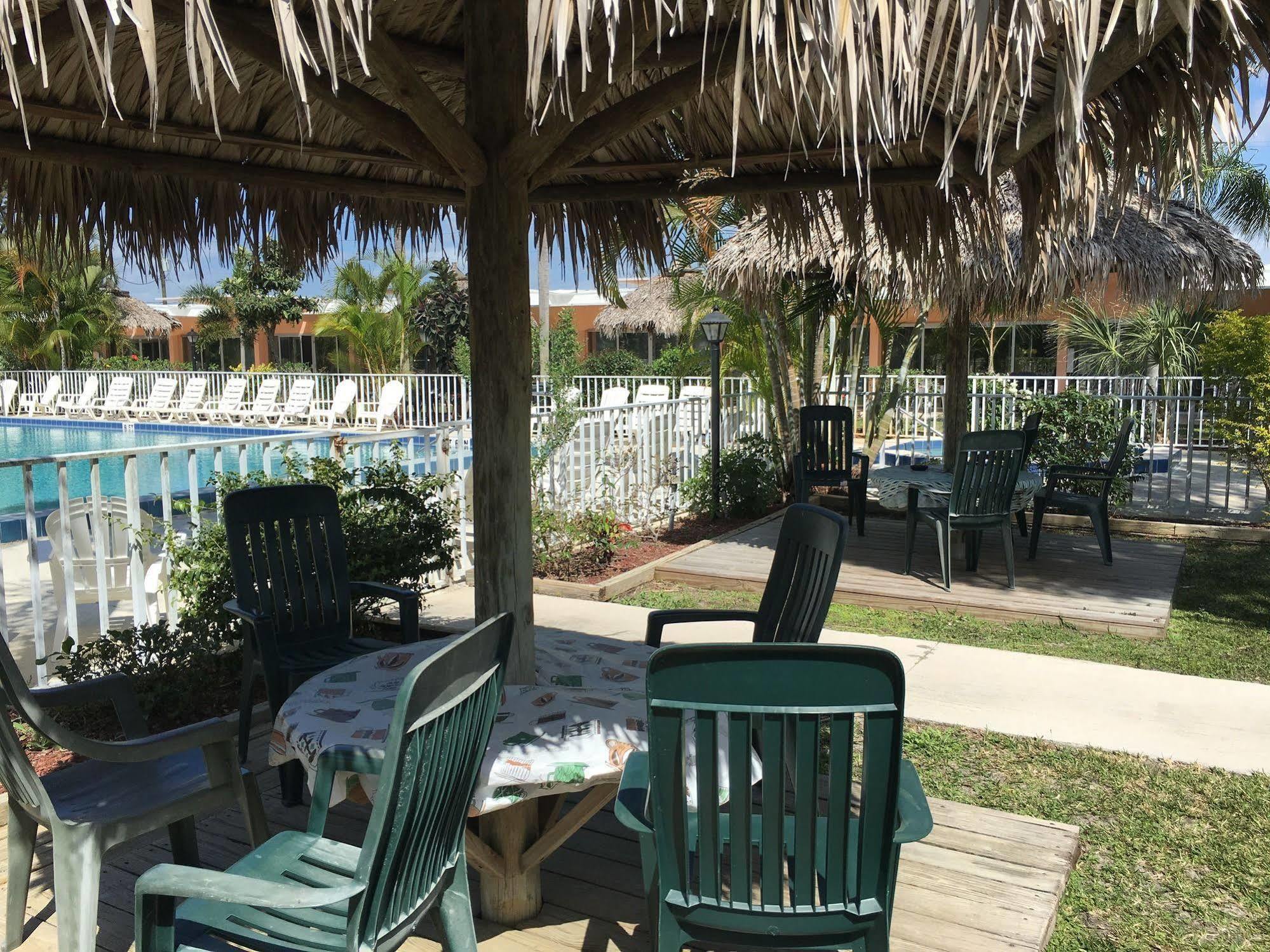 Warm Mineral Springs Motel North Port Bagian luar foto