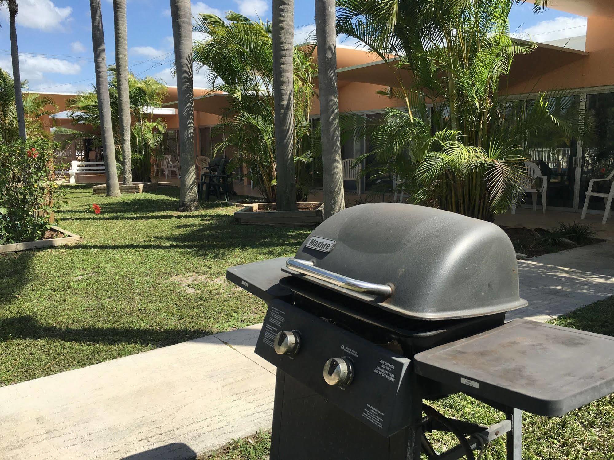 Warm Mineral Springs Motel North Port Bagian luar foto