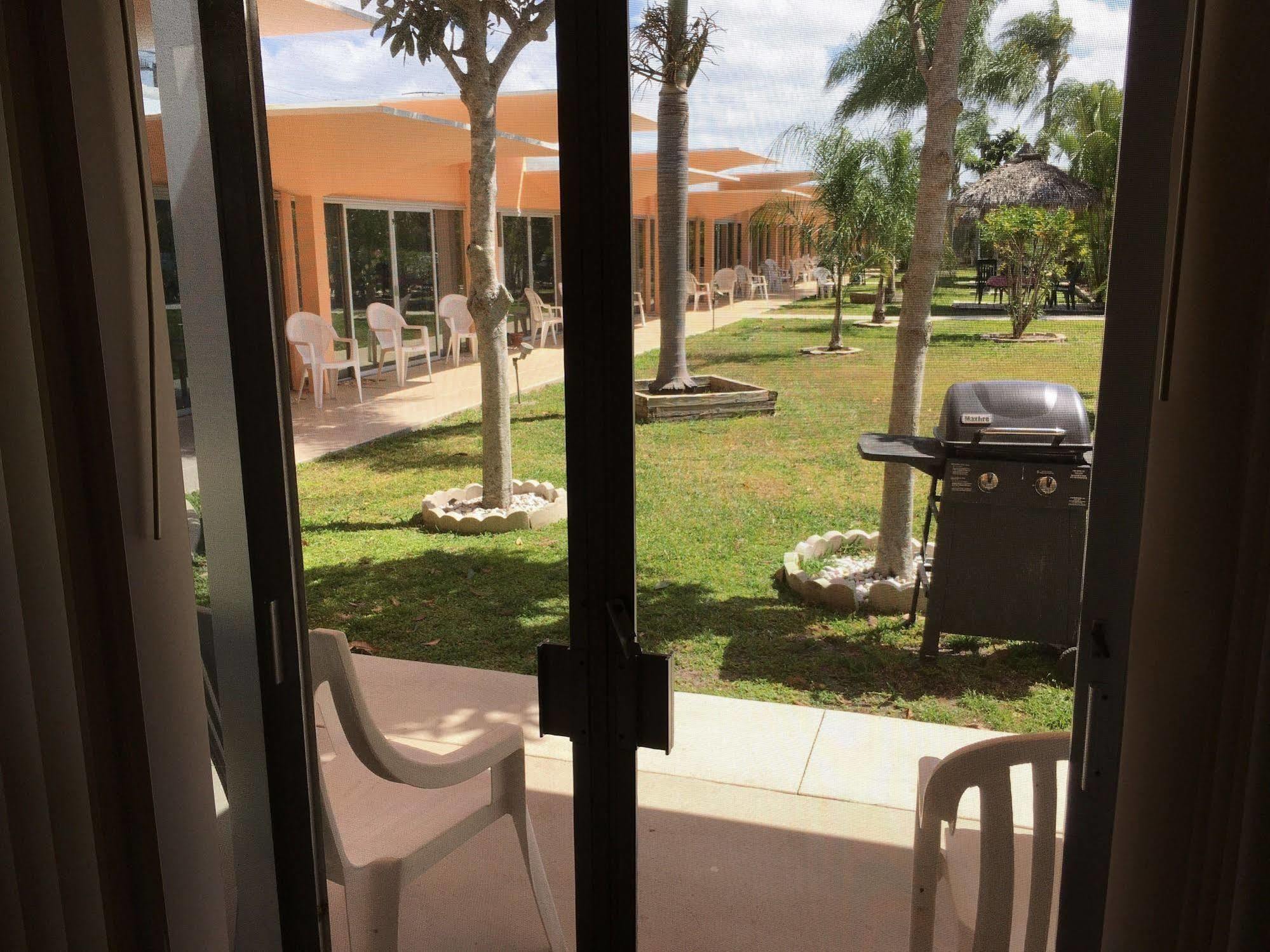 Warm Mineral Springs Motel North Port Bagian luar foto