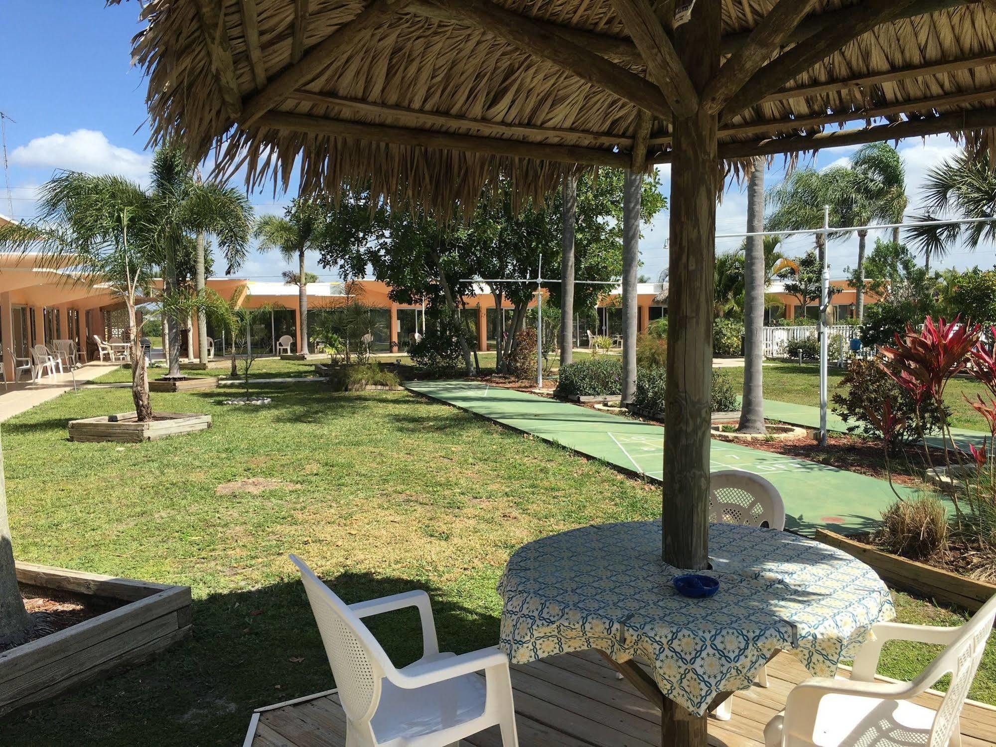 Warm Mineral Springs Motel North Port Bagian luar foto